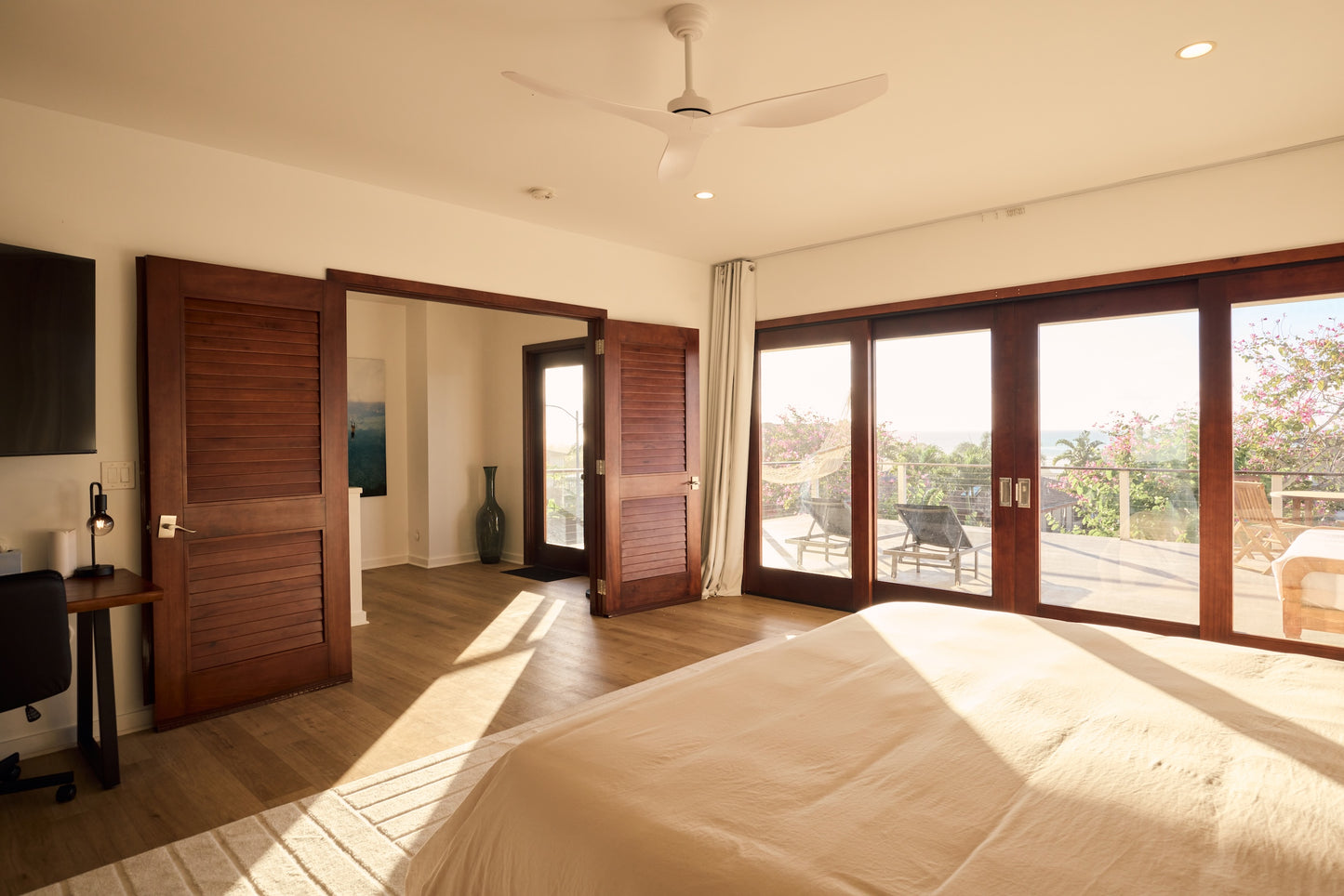 Luxury family villa with Ocean views - 5 Bed